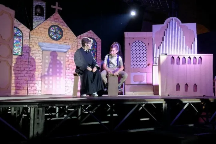 Musical! Aggiungi un posto a tavola, immagine (1 di 3)