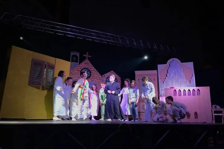 Musical! Aggiungi un posto a tavola, immagine (2 di 3)