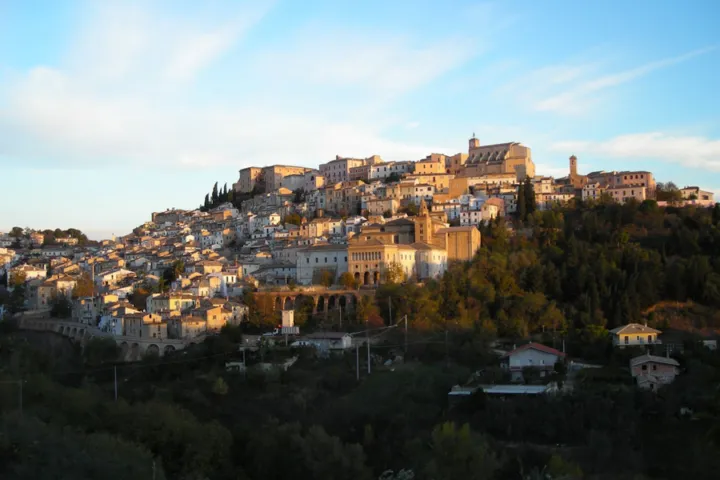 Loreto Aprutino: loreto panorama (11 di 11)