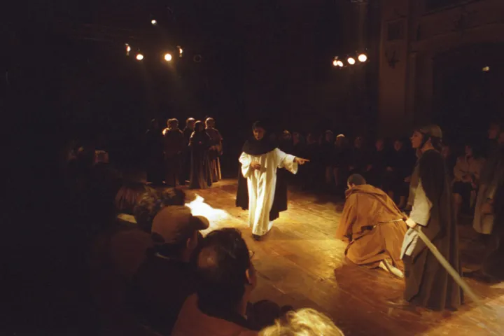 Teatro a scuola: nome rosa (175 di 194)