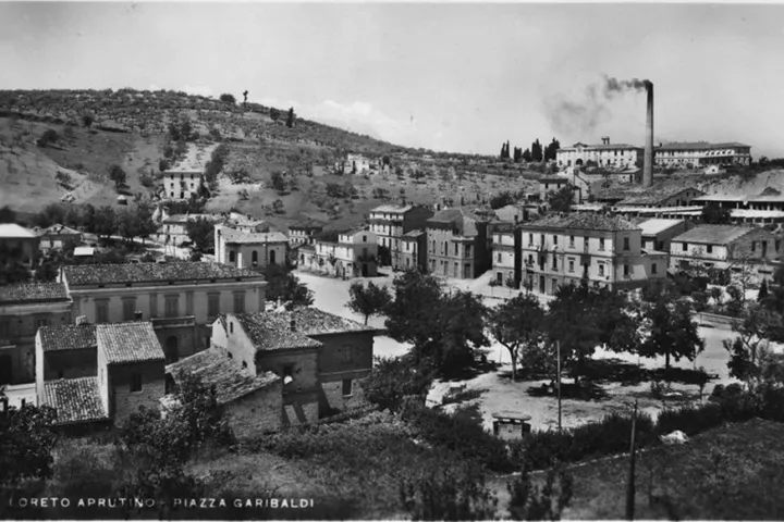 Piazza Garibaldi Loreto Aprutino
