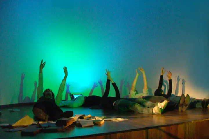 Teatro a scuola: sogno di sara (95 di 194)