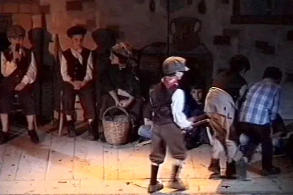 Teatro a scuola: stanza memoria (16 di 194)
